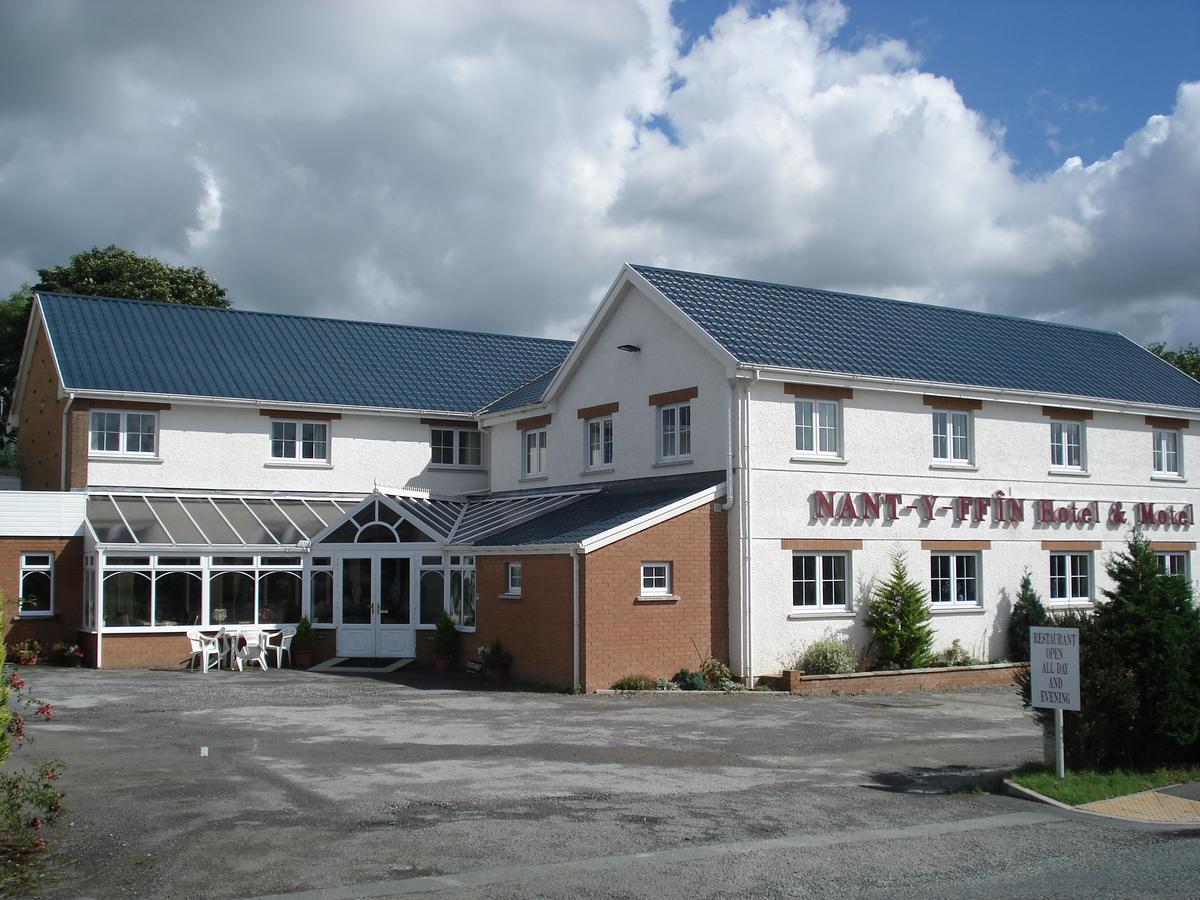 Nant-Y-Ffin Hotel Llandissilio Exteriér fotografie